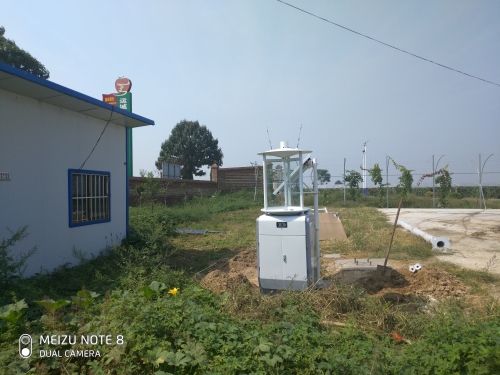 太陽(yáng)能殺蟲燈的工作原理是什么？