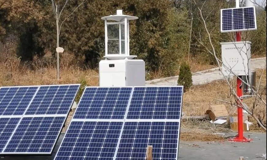 安徽埇橋區(qū)林業(yè)局從河南云飛科技引進(jìn)測報燈和氣象站